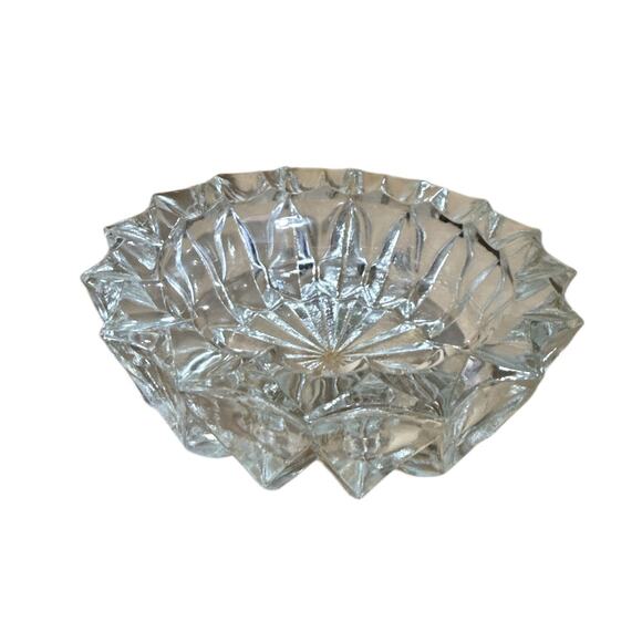MCM Crystal Starburst Cut Cigar/Cigarette Ashtray/Trinket Dish 4.5" x 1.5" - Picture 2 of 2
